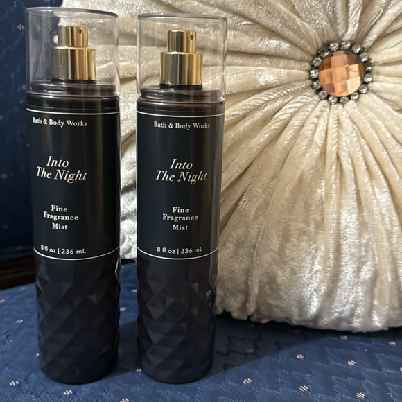 BATH & BODY WORKS SET. . . INTO THE NIGHT SCENT - Picture 2 of 6